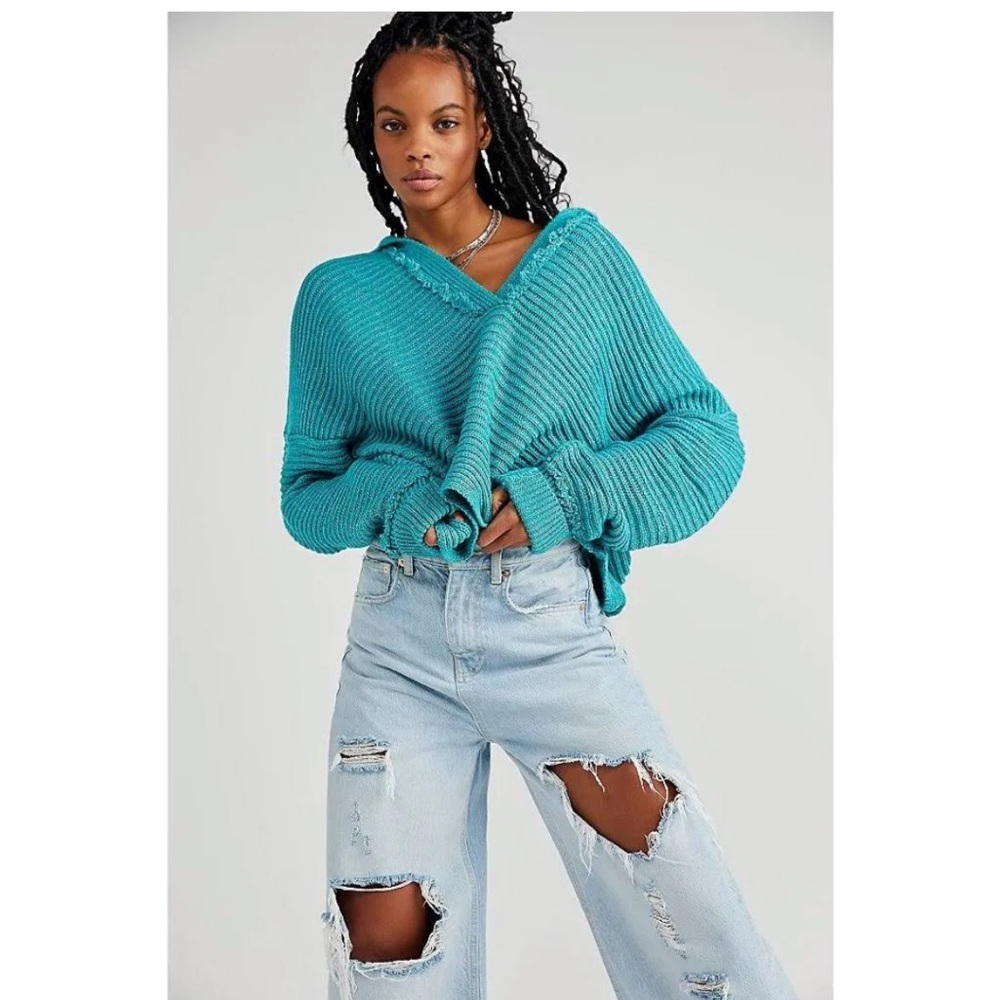 Free People Teal Oversized V Neck Sweater. NWT Retails for $108.00